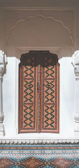 carved door, columns, white Wallpaper 1080x2280