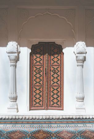 carved door, columns, white Wallpaper 3808x5601