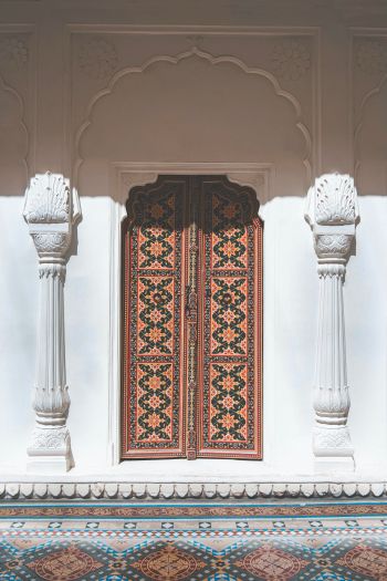 carved door, columns, white Wallpaper 640x960