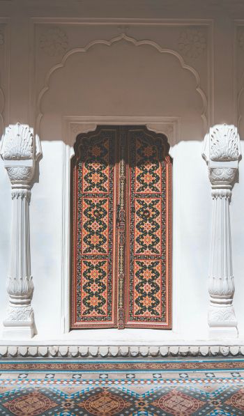 carved door, columns, white Wallpaper 600x1024