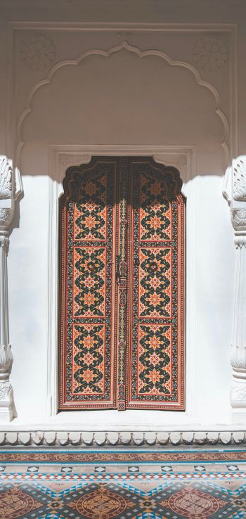 carved door, columns, white Wallpaper 1080x2280