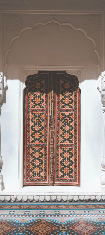 carved door, columns, white Wallpaper 720x1600