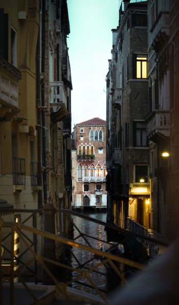 Venice, metropolitan city of venice, Italy Wallpaper 600x1024