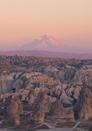 Goreme, Nevsehir Center / Nevsehir, Turkey Wallpaper 1668x2388