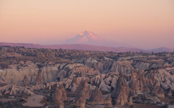 Goreme, Nevsehir Center / Nevsehir, Turkey Wallpaper 2560x1600