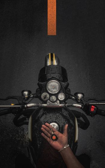 Обои 1600x2560 Файзабад, Уттар-Прадеш, Индия, мотоцикл