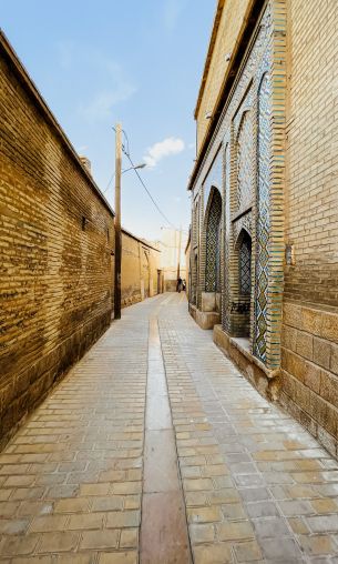 Shiraz, province of Fars, Iran, old street Wallpaper 1200x2000