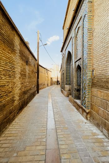 Shiraz, province of Fars, Iran, old street Wallpaper 640x960