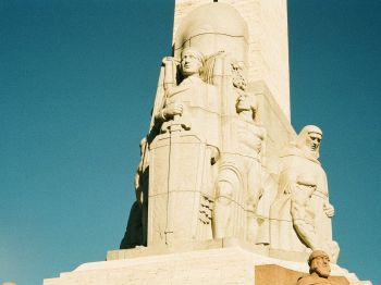 Обои 1024x768 Памятник Свободы, Рига, Латвия