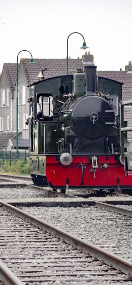 Обои 1125x2436 Медемблик, Нидерланды, поезд