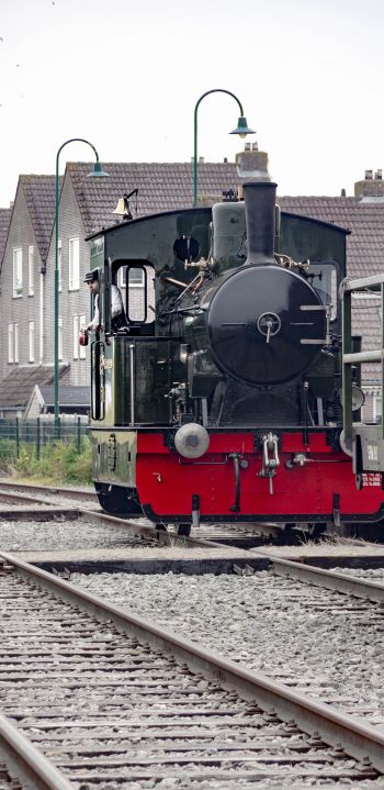 Обои 1440x2960 Медемблик, Нидерланды, поезд