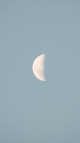 Обои 640x1136 луна, голубой небо