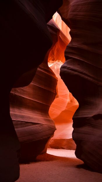 Antelope Canyon, Arizona, USA Wallpaper 640x1136