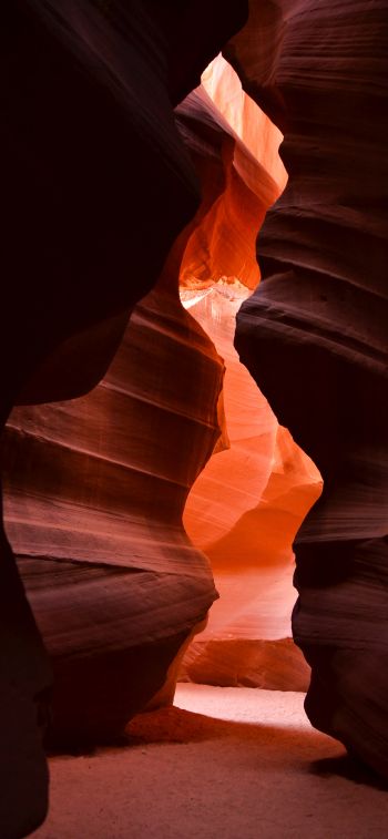 Antelope Canyon, Arizona, USA Wallpaper 1284x2778