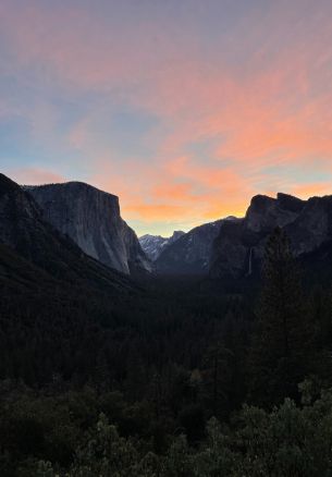 Yosemite National Park, mountain peaks Wallpaper 1640x2360