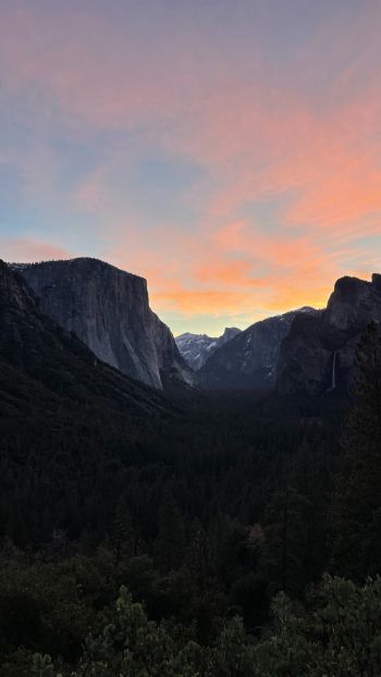 Yosemite National Park, mountain peaks Wallpaper 1080x1920