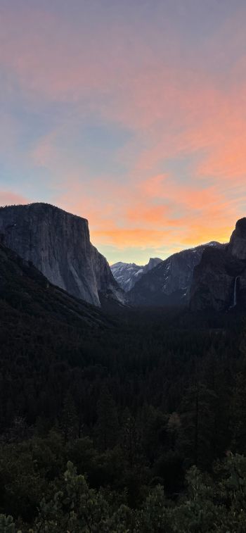 Yosemite National Park, mountain peaks Wallpaper 1242x2688