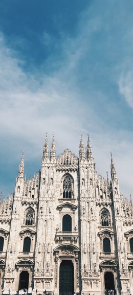 Milan Cathedral, Milan, Italy Wallpaper 1440x3200