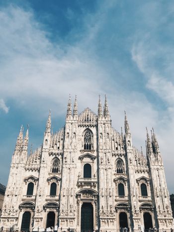 Milan Cathedral, Milan, Italy Wallpaper 2048x2732