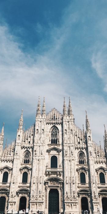 Milan Cathedral, Milan, Italy Wallpaper 720x1440