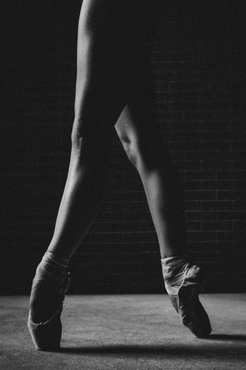 ballet, pointe shoes Wallpaper 640x960