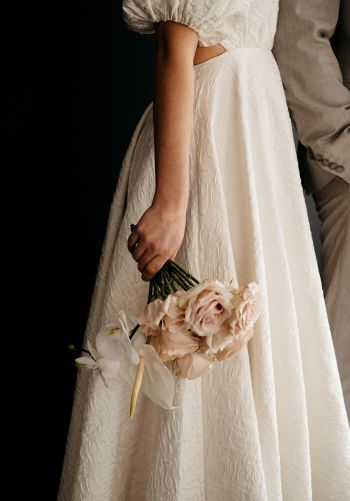 dress, bouquet, girl Wallpaper 1668x2388