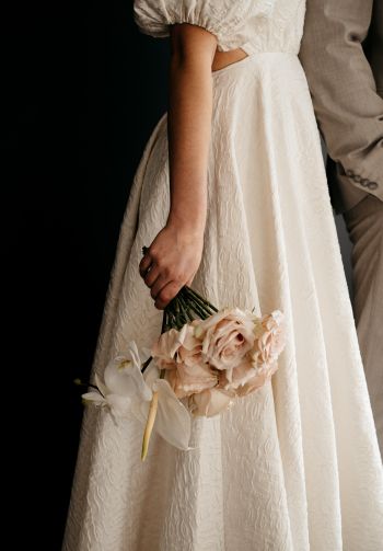dress, bouquet, girl Wallpaper 1640x2360