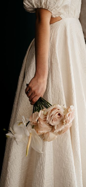 dress, bouquet, girl Wallpaper 1080x2340