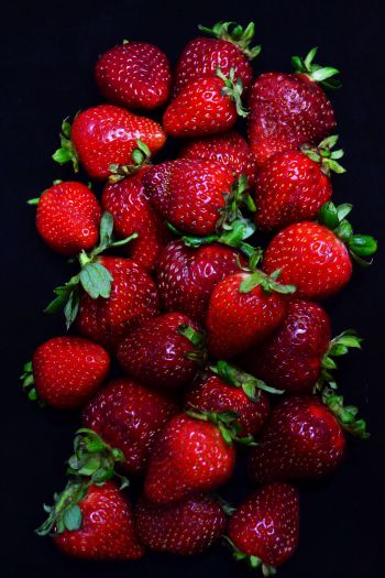 strawberry, berry Wallpaper 640x960