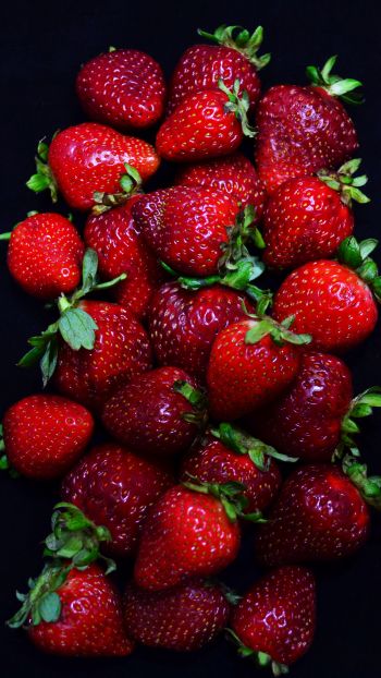 strawberry, berry Wallpaper 2160x3840