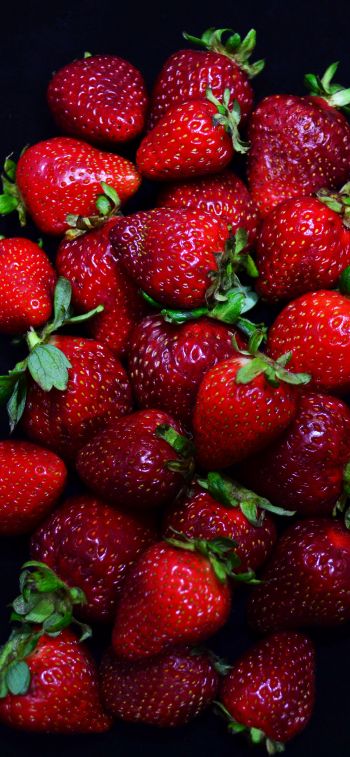strawberry, berry Wallpaper 1125x2436