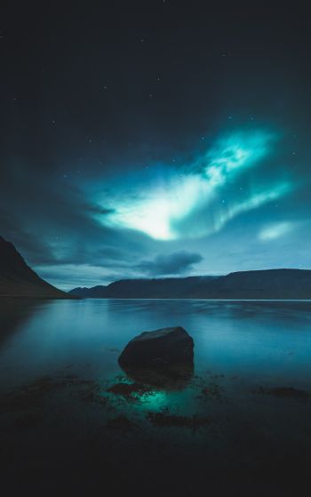 Iceland, northern lights Wallpaper 1752x2800
