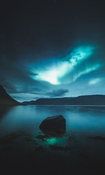 Iceland, northern lights Wallpaper 1200x2000