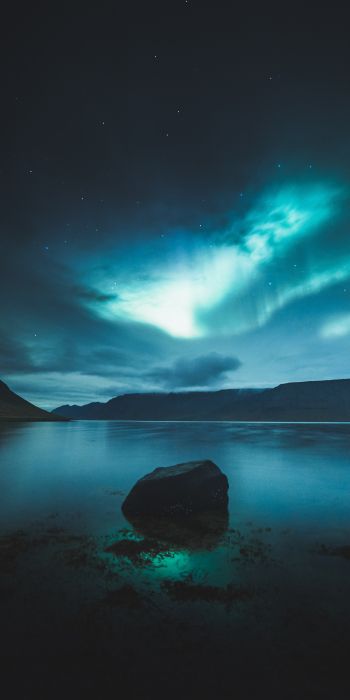 Iceland, northern lights Wallpaper 720x1440