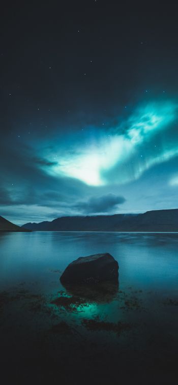 Iceland, northern lights Wallpaper 1170x2532