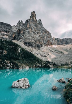 Lake Sorapis, Italy Wallpaper 1640x2360