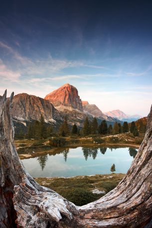 Lago Limides, Italy Wallpaper 640x960