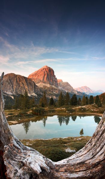 Lago Limides, Italy Wallpaper 600x1024