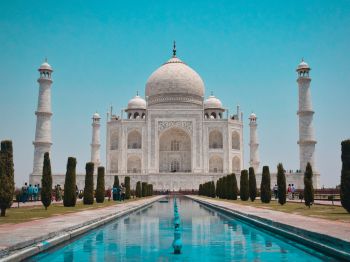 Taj Mahal, Agra, India Wallpaper 1024x768