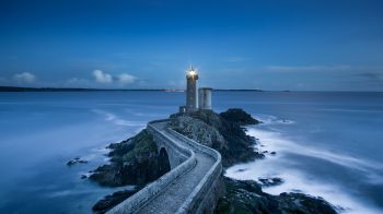Lighthouse Fifth Minu, Sliding, France Wallpaper 2560x1440
