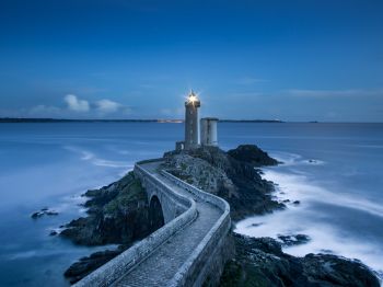 Lighthouse Fifth Minu, Sliding, France Wallpaper 800x600