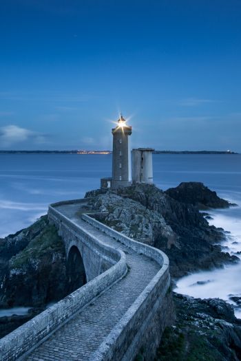 Lighthouse Fifth Minu, Sliding, France Wallpaper 640x960