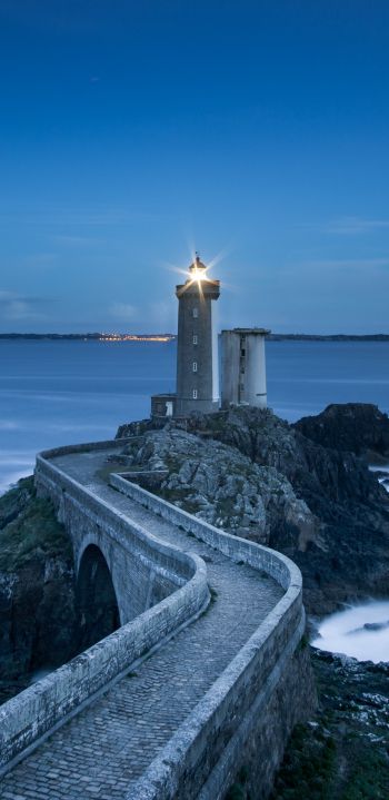 Lighthouse Fifth Minu, Sliding, France Wallpaper 1080x2220