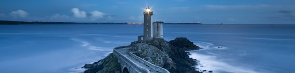 Lighthouse Fifth Minu, Sliding, France Wallpaper 1590x400