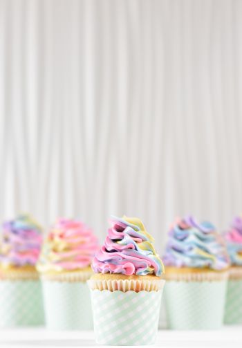 cupcakes, cream Wallpaper 1640x2360