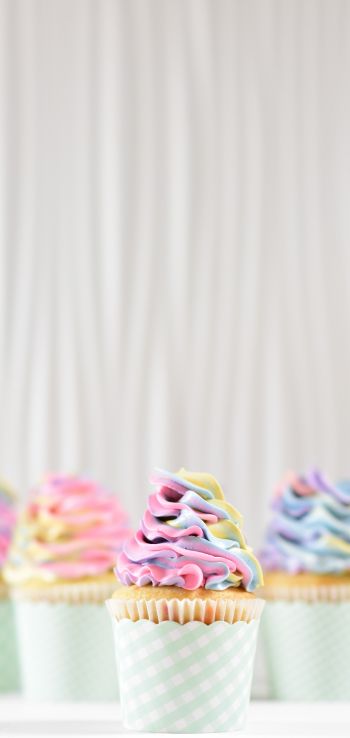 cupcakes, cream Wallpaper 1080x2280