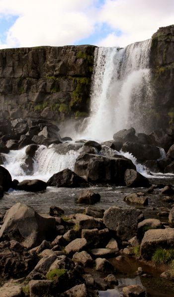 Обои 600x1024 Тингвеллир, Исландия, водопад