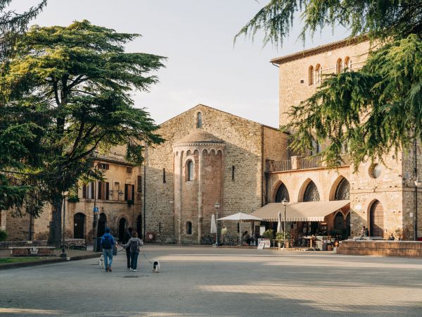 Bevanya, province of Perugia, Italy Wallpaper 800x600