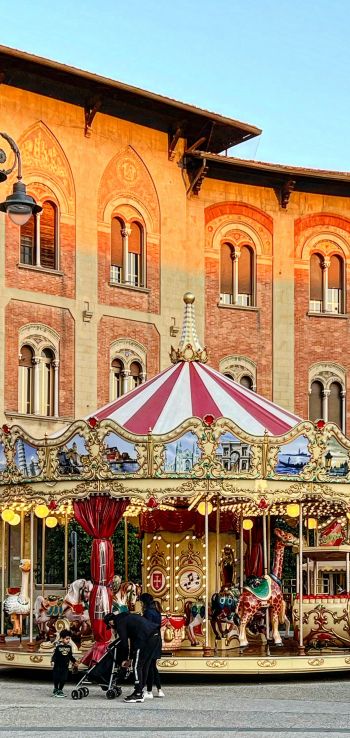 Pisa, Italy, carousel Wallpaper 1080x2280
