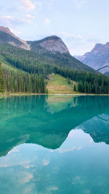 Обои 640x1136 Канада, голубое озеро